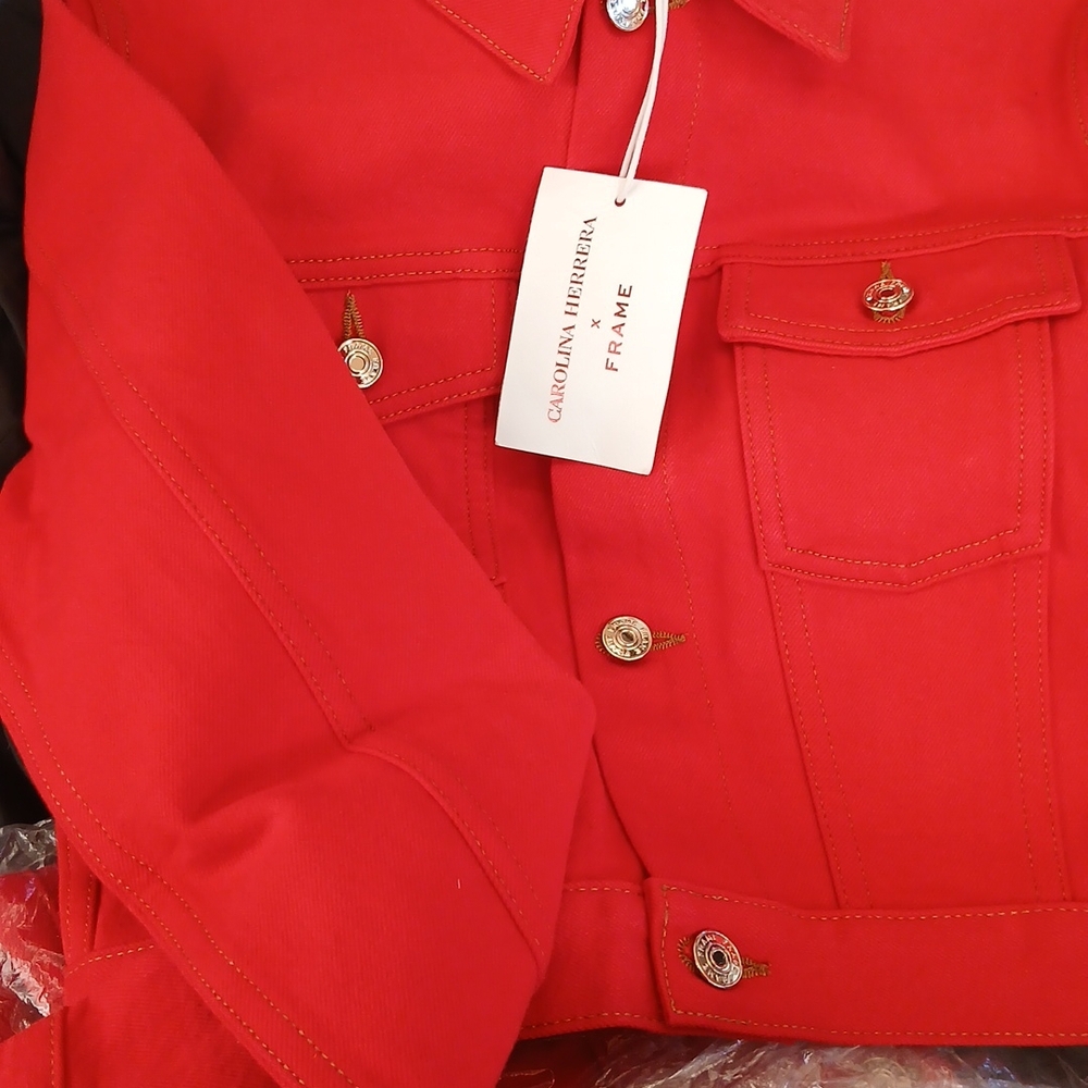 Carolina Herrera Red Skirt Set with Gold Accents - Picture 4 of 11